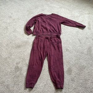 Old navy crew neck sweatshirt and jogger set